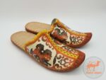 Кожаные тапочки рисунок лев
